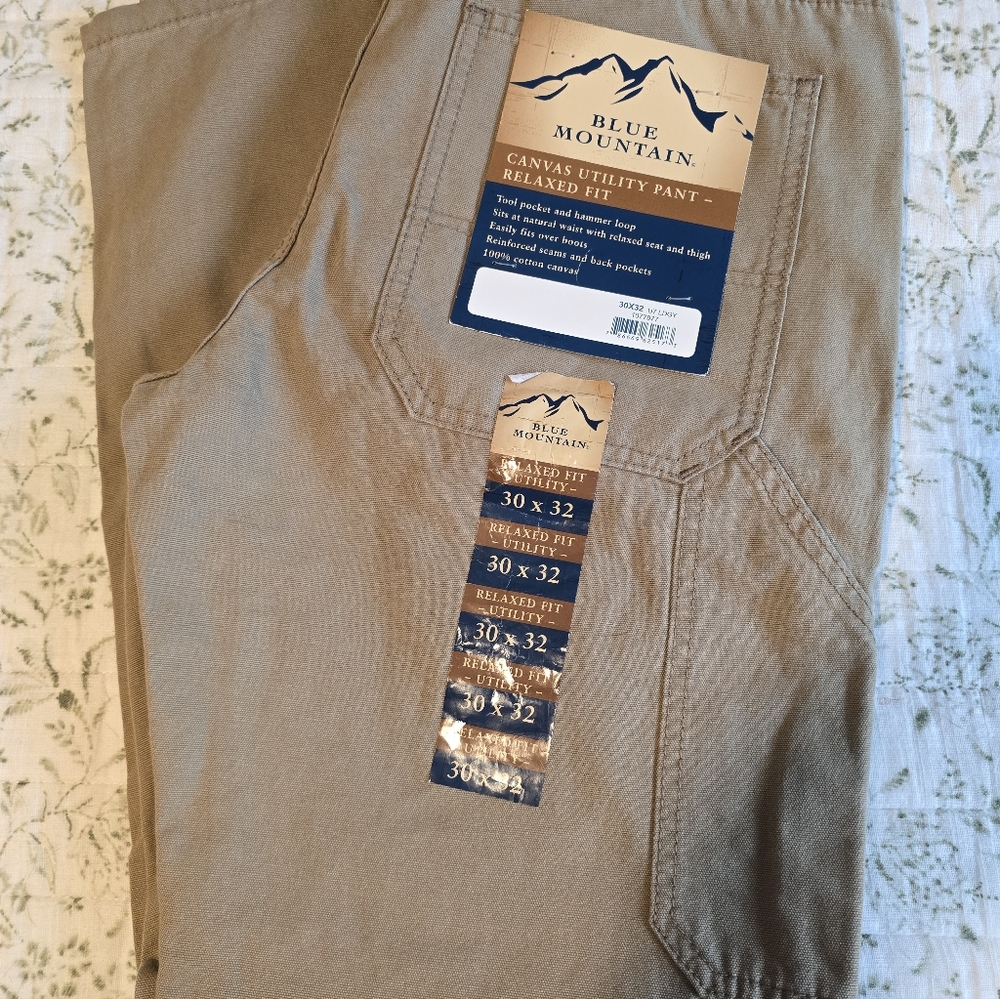 Blue Mountain Men's Relaxed Fit Cargo Pants - Khaki